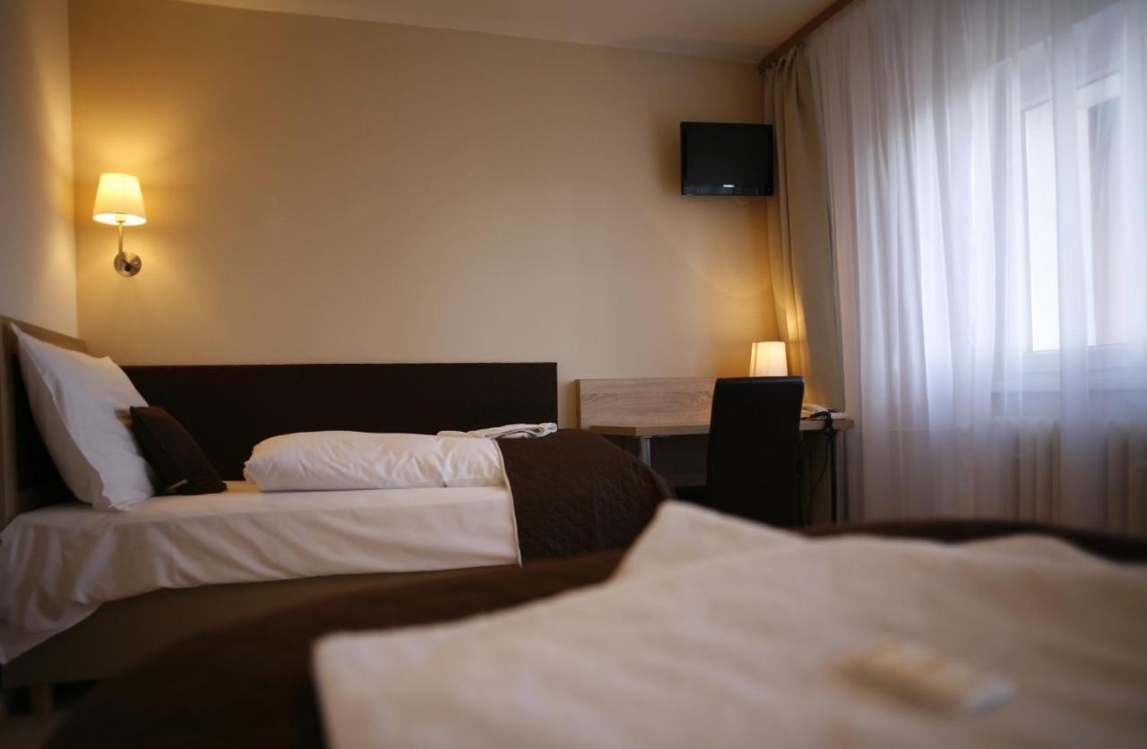 Hotel Pod Vlekem Loučná pod Klínovcem Dış mekan fotoğraf