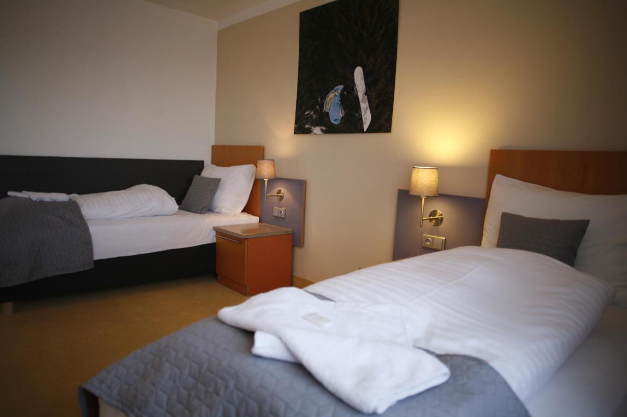 Hotel Pod Vlekem Loučná pod Klínovcem Dış mekan fotoğraf