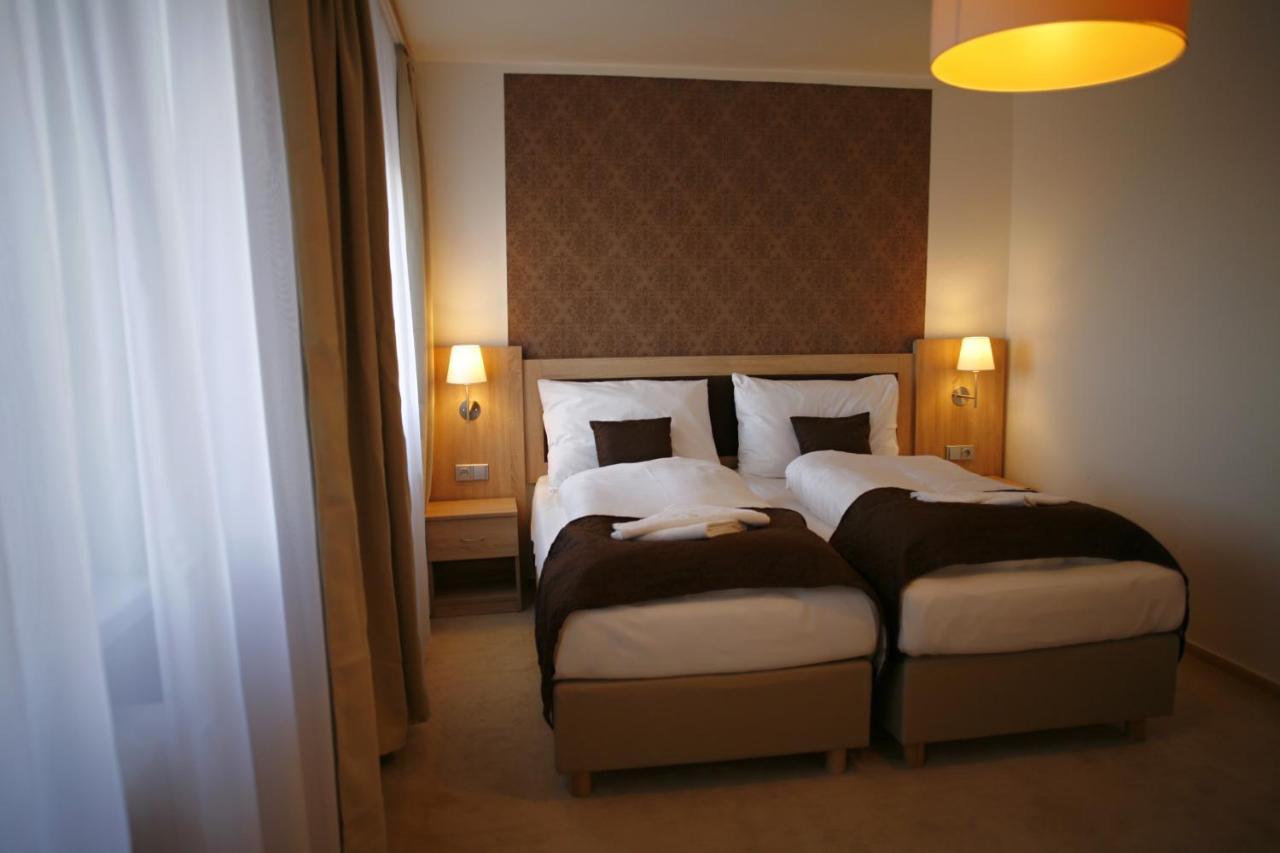 Hotel Pod Vlekem Loučná pod Klínovcem Dış mekan fotoğraf