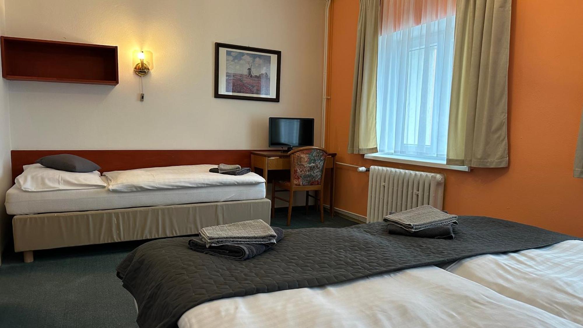 Hotel Pod Vlekem Loučná pod Klínovcem Dış mekan fotoğraf